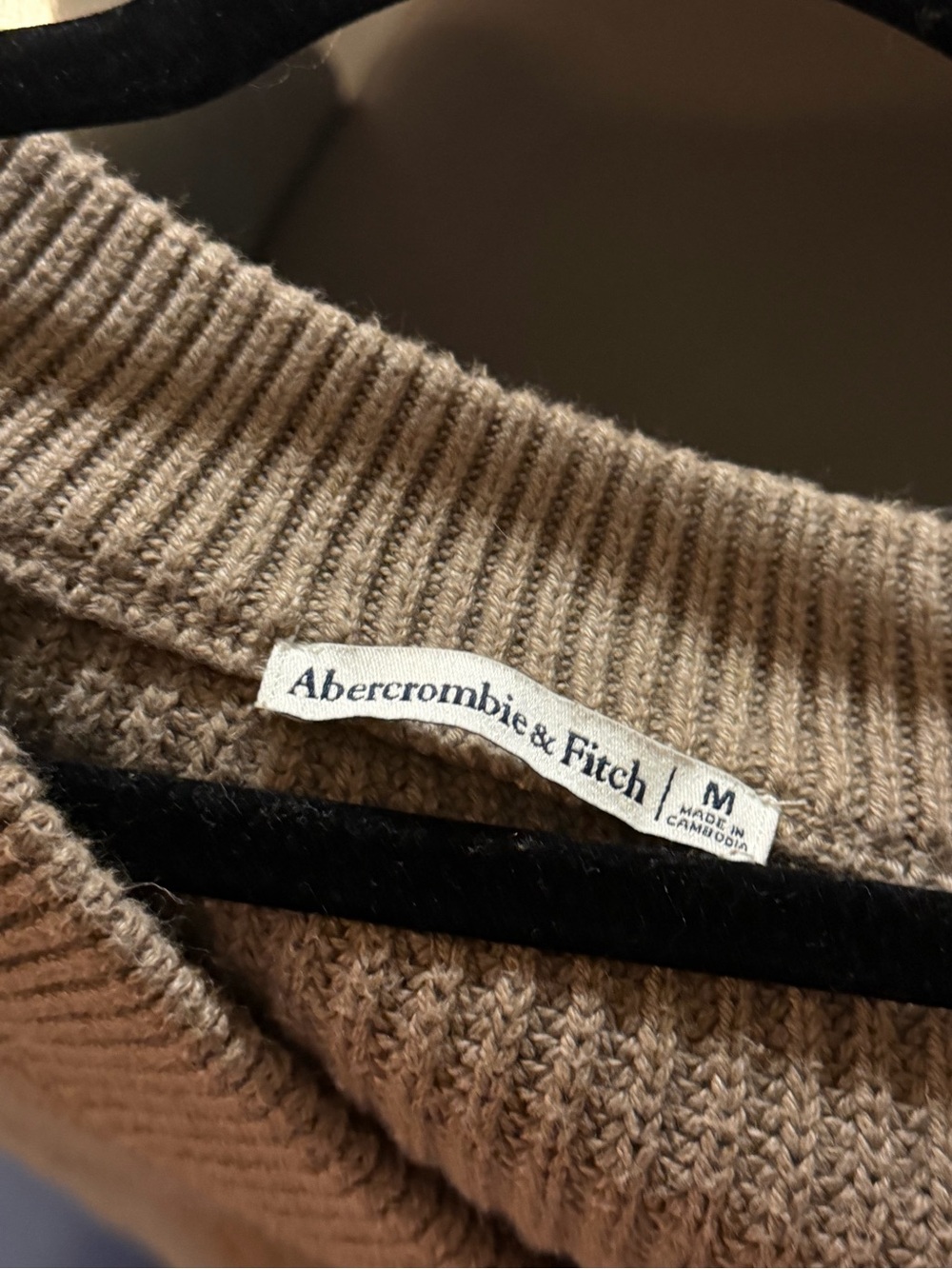 Abercrombie & Fitch Chunky V-Neck Sweater Vest - Taupe - Picture 2 of 2